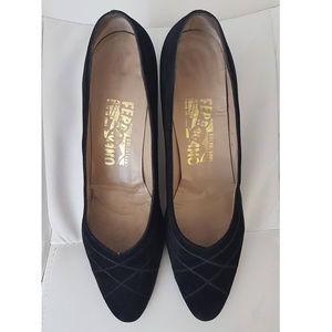 Vintage Salvatore Ferragamo Kitten Pumps